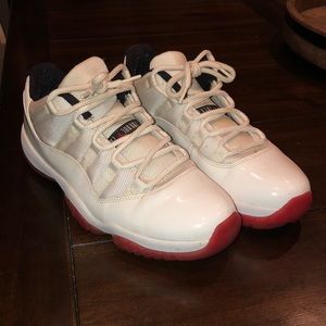 Jordan 11 retro low white and red